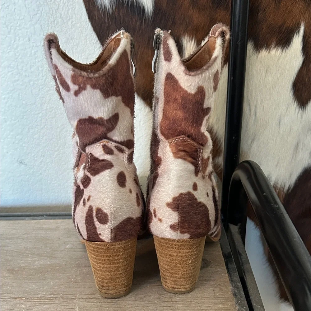 BEAST FASHION Brown and White Cow Print Ankle Boots - Picture 4 of 5